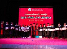 Trường Đại học Bình Dương trao bằng tốt nghiệp cho hơn 150 học viên, sinh viên